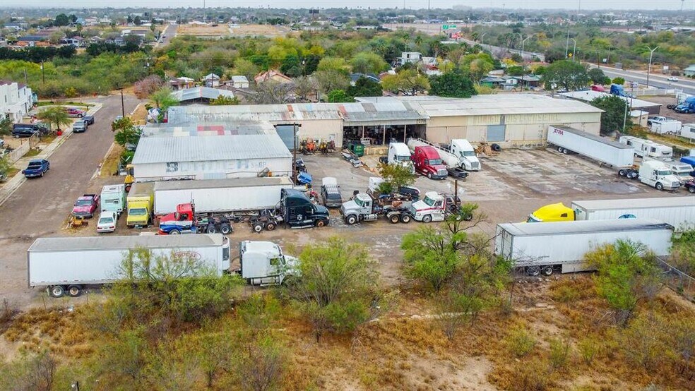 More Photos Of 300 N Ejido Ave, Laredo Industrial For Sale