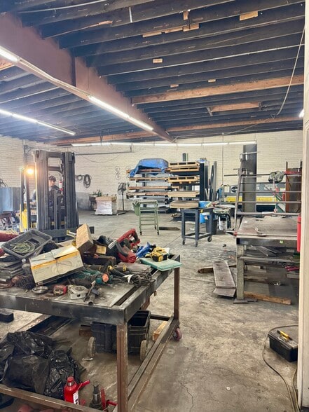 More Photos Of 7341 Atoll Ave, North Hollywood Warehouse For Lease