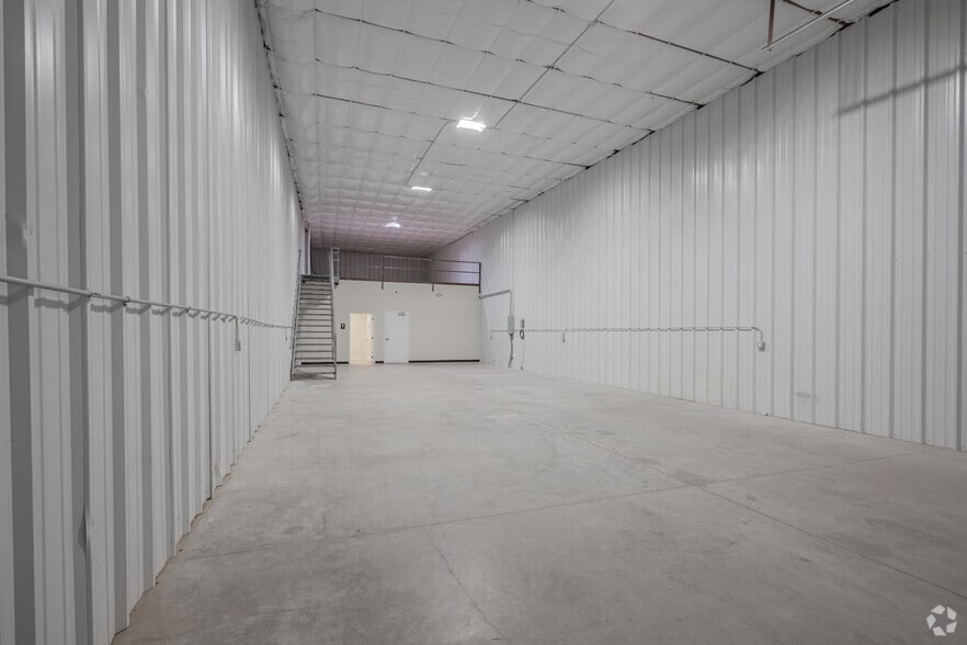 More Photos Of 10800 State Highway 191, Midland Manufacturing For Lease