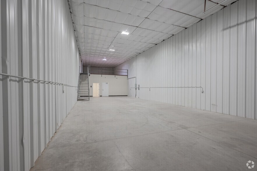More Photos Of 10800 State Highway 191, Midland Manufacturing For Lease