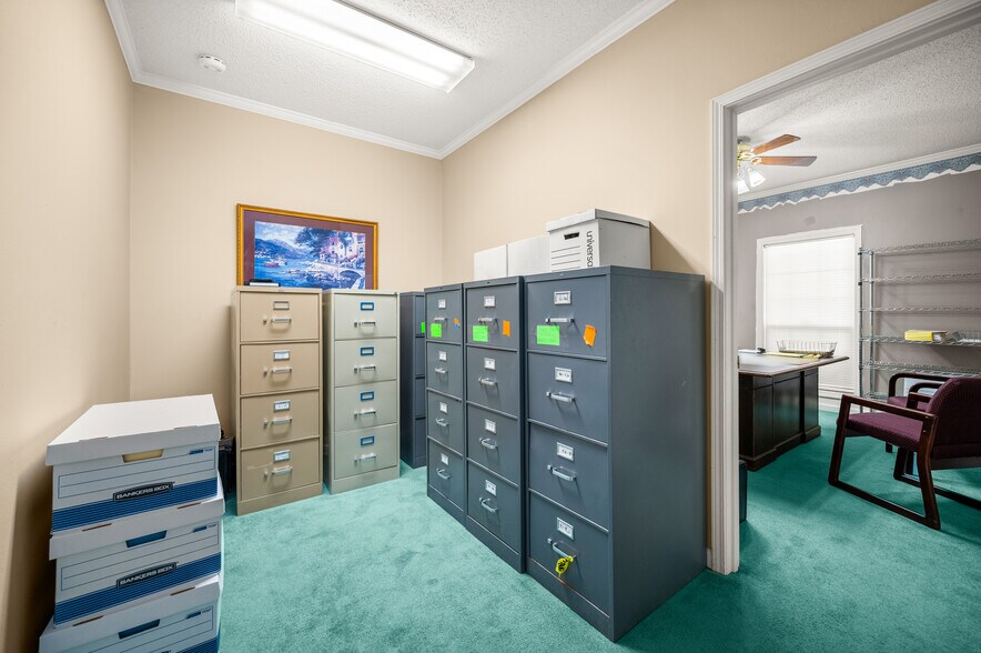 More Photos Of 1603 Melrose St, Pineville Office For Sale