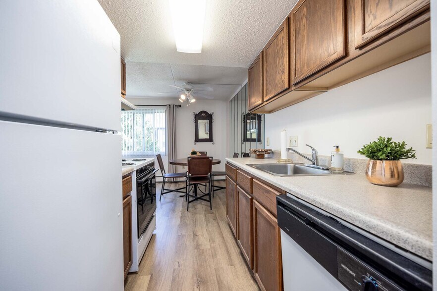 More Photos Of 815 E Grandview Blvd, Erie Apartments For Sale