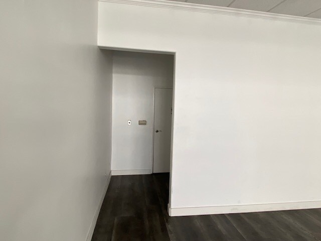 More Photos Of 16060 Ventura Blvd, Encino Unknown For Lease
