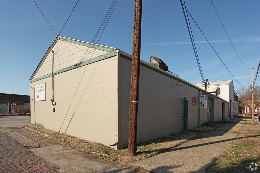 More Photos Of 105 E Hill St, Louisville Auto Repair For Sale
