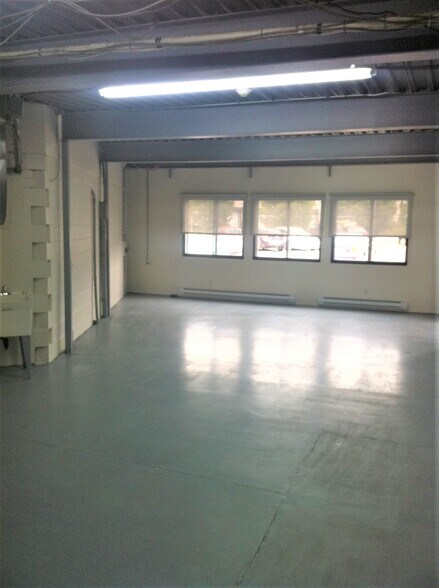 More Photos Of 1400 Rue Marie-Victorin, St-Bruno-de-Montarville Office For Lease