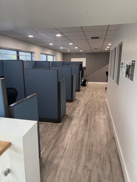 More Photos Of 2115-2145 SW 2nd Ave, Fort Lauderdale Showroom For Sale