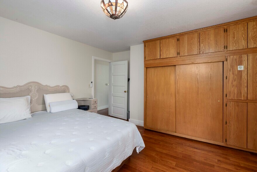 More Photos Of 18248 Redwood Hwy, Selma Apartments For Sale