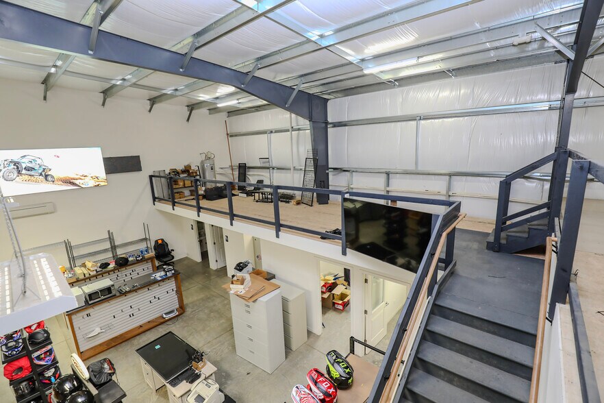 More Photos Of 428 NE Newton Creek Dr, Roseburg Warehouse For Sale