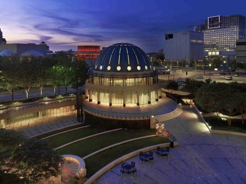 More Photos Of 2200 Ross Ave, Dallas Office For Lease