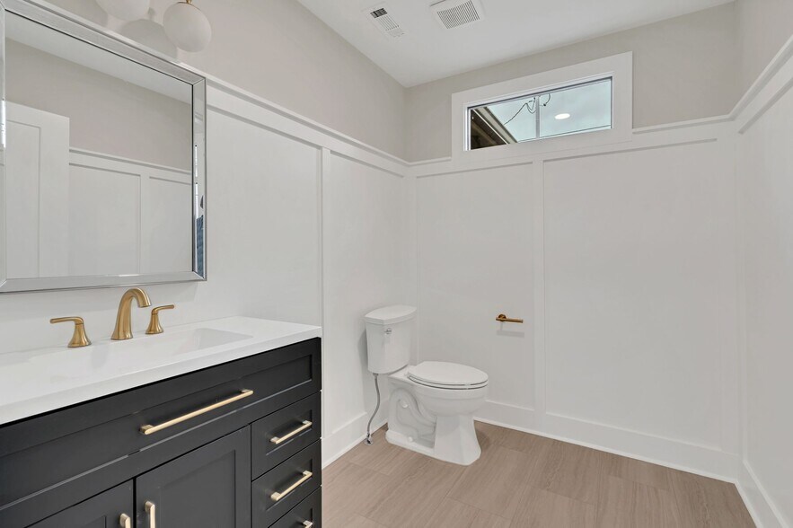 More Photos Of 709 Hart Ln, Nashville Office For Sale