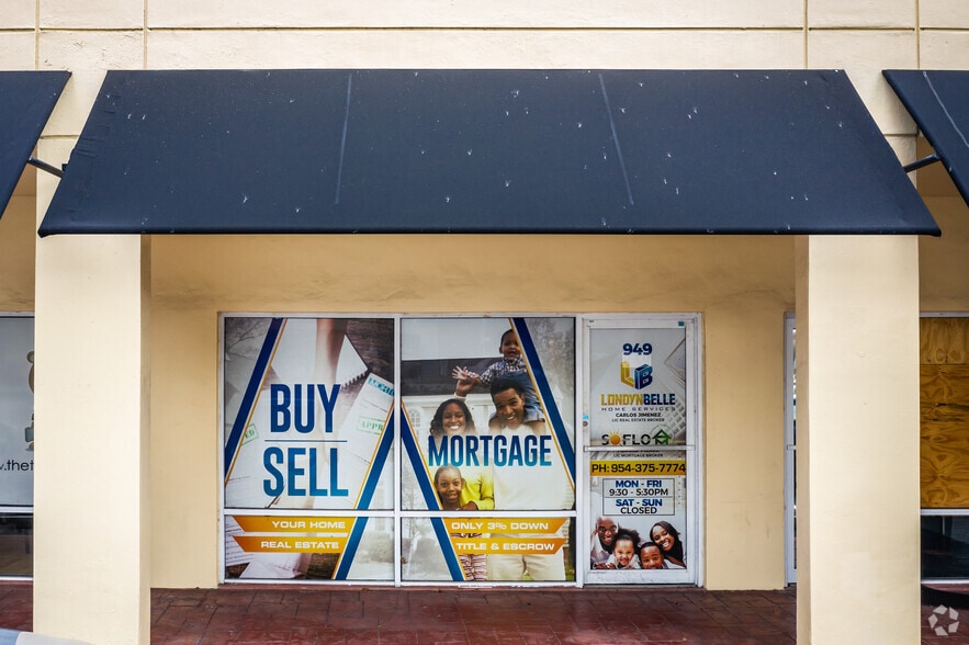 More Photos Of 955 NE 126th St, North Miami Unknown For Lease