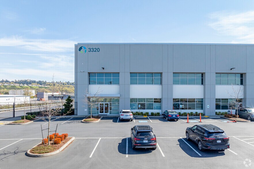 More Photos Of 3320 Lincoln Ave, Tacoma Warehouse For Lease