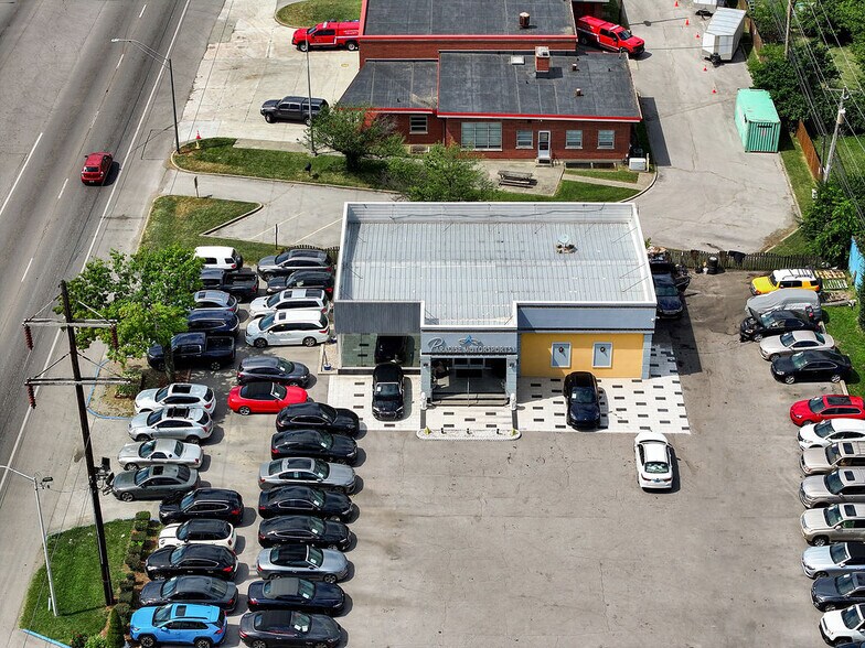 More Photos Of 435 E New Circle Rd, Lexington Specialty For Lease