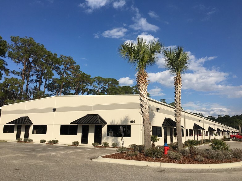 Primary Photo Of 901 S Charles Richard Beall Blvd, Debary Warehouse For Lease