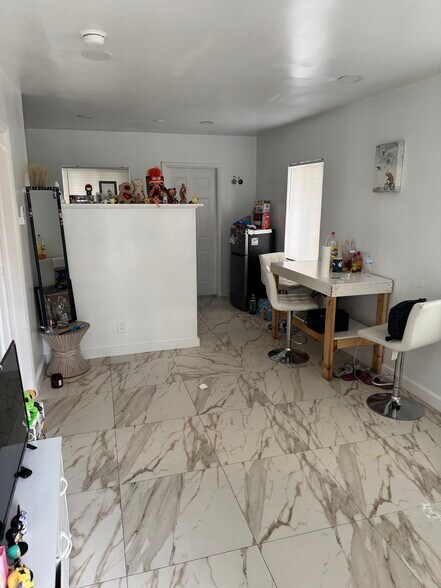 More Photos Of 3932 SW 12th Pl, Fort Lauderdale Apartments For Sale