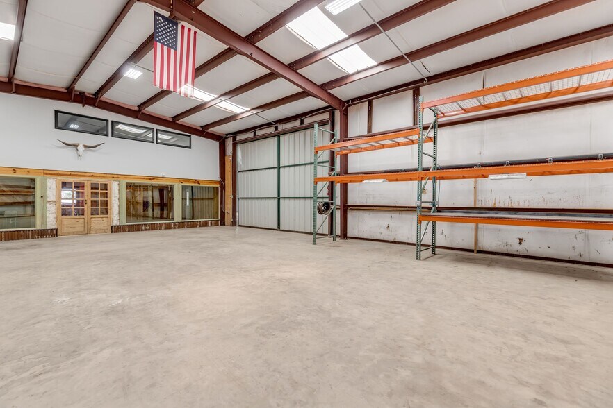 More Photos Of 1374 State Hwy 71, Bastrop Flex For Lease
