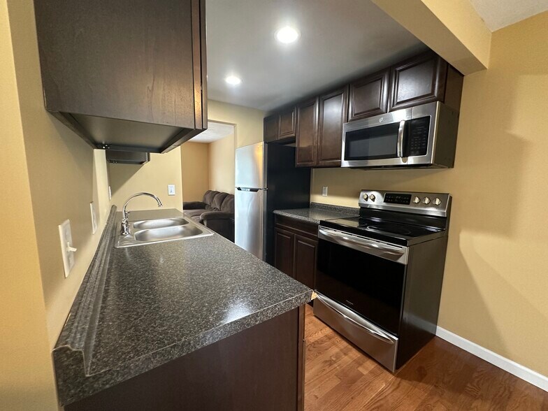 More Photos Of 205-274 Robert Dr, Syracuse Apartments For Sale