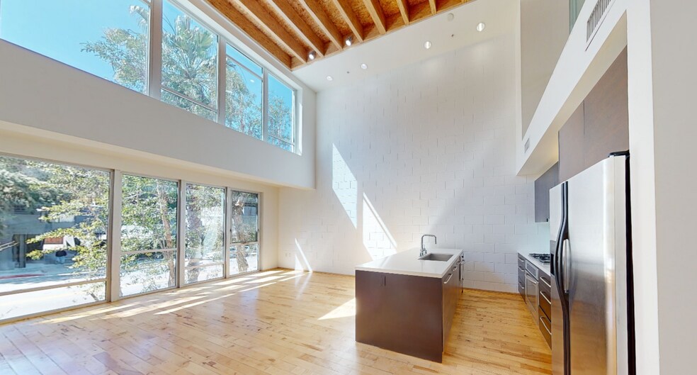 More Photos Of 3450 Cahuenga Blvd W, Los Angeles Office Residential For Lease