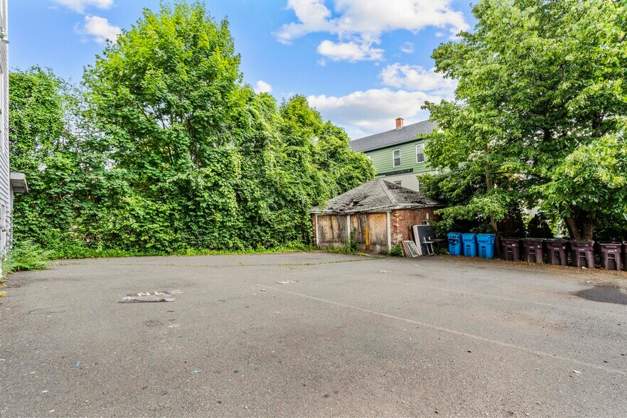 More Photos Of 259 Grove St, New Britain Apartments For Sale