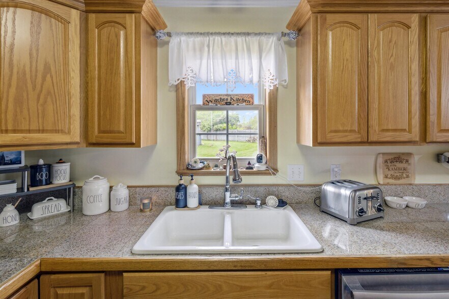 More Photos Of 7010 Frances Rd, Flushing Convenience Store For Sale