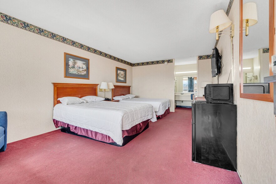 More Photos Of 1014 Cosby Hwy, Newport Hotel For Sale