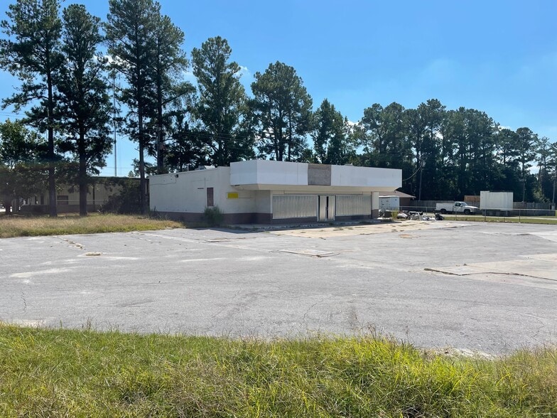 More Photos Of 3 Aragona Blvd, Jacksonville Convenience Store For Sale