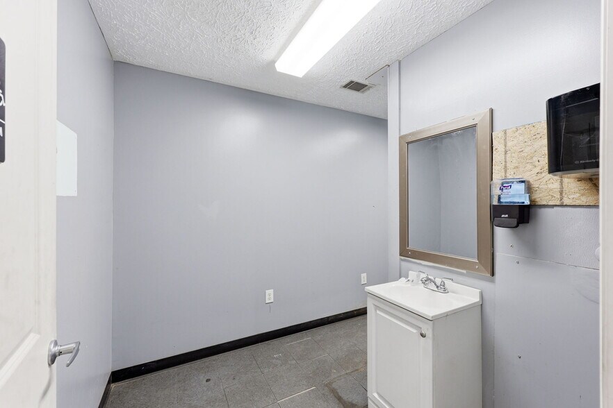 More Photos Of 146 Morrison Moore Pkwy E, Dahlonega Freestanding For Lease