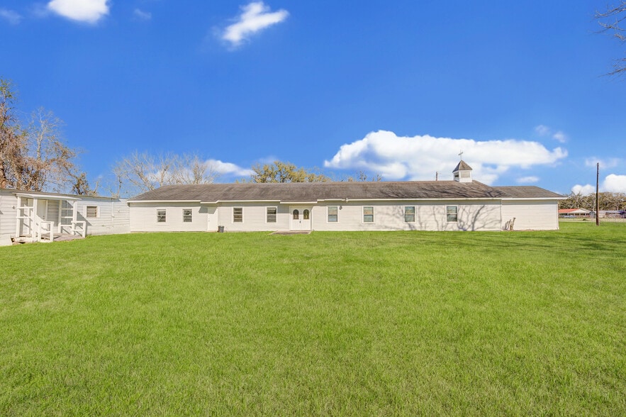 More Photos Of 3922 County Road 353, Brazoria Religious Facility For Sale