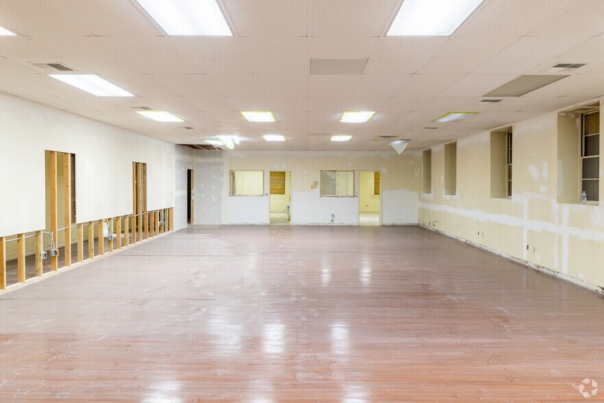 More Photos Of 31 N 4th Ave, Yakima Unknown For Sale