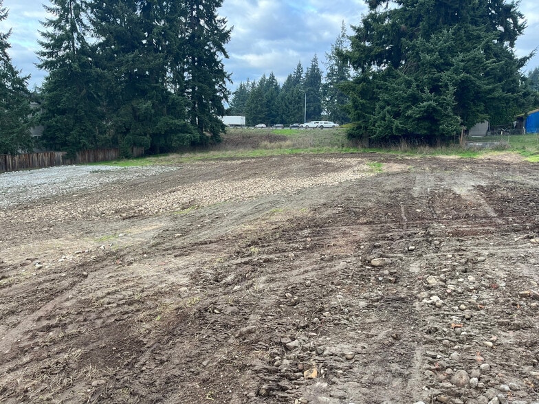 More Photos Of 10902 59th Ave E, Puyallup Service For Lease
