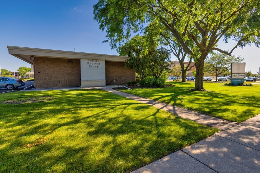 Primary Photo Of 330-1 Madison St, Joliet Medical For Sale