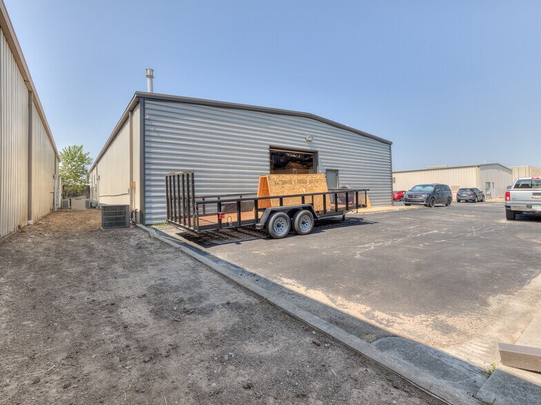 More Photos Of 2845 Broce Dr, Norman Office For Sale