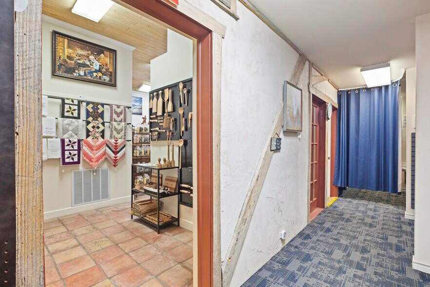 More Photos Of , Fredericksburg Unknown For Sale