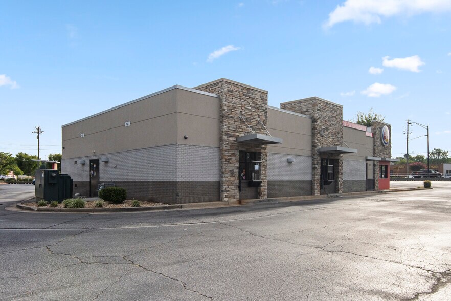 More Photos Of 2357 Main St East, Snellville Fast Food For Sale