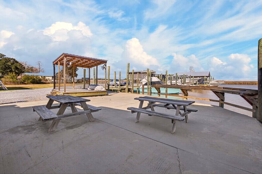 More Photos Of 3308 Mary Walker Dr, Gautier Marina For Sale