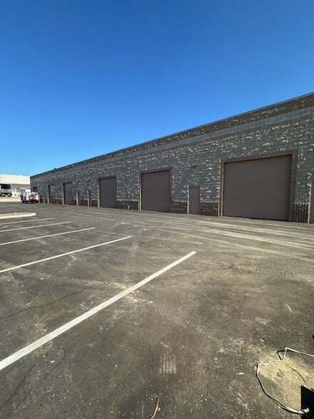 More Photos Of 1763 Donlon St, Ventura Warehouse For Lease