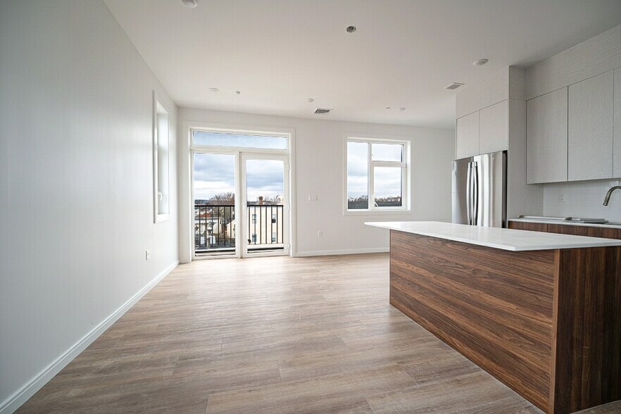 More Photos Of 13 Warwick St, Somerville Apartments For Sale