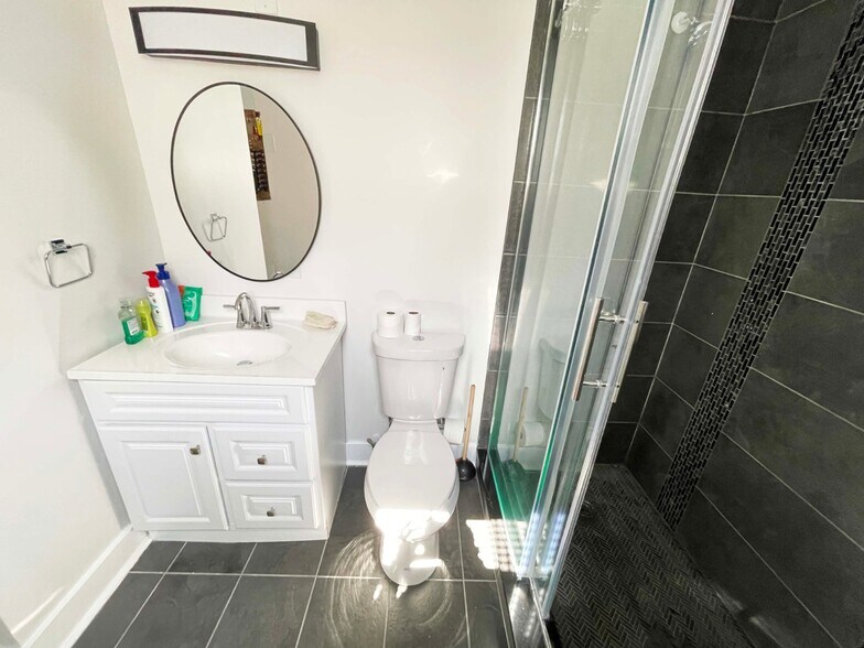 More Photos Of 309 S 60th St, Philadelphia Storefront Retail Residential For Lease