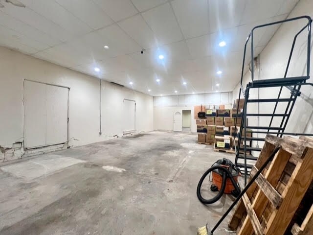 More Photos Of 210 W 9th St, Coffeyville Office For Sale