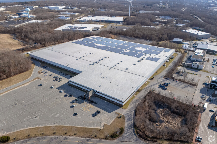 More Photos Of 81 Commerce Dr, Fall River Warehouse For Lease