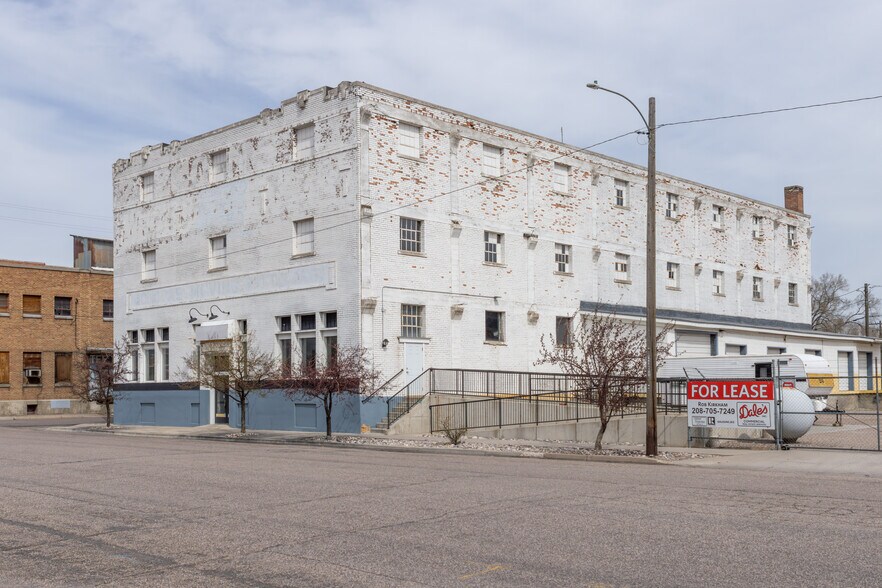 More Photos Of 902 S 1st Ave, Pocatello Distribution For Lease
