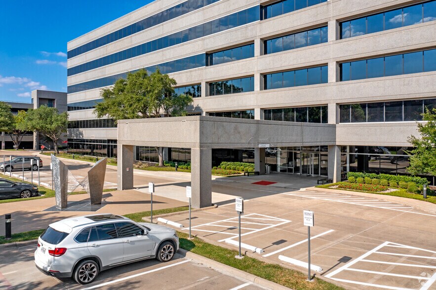 More Photos Of 122 W John Carpenter Fwy, Irving Office For Lease