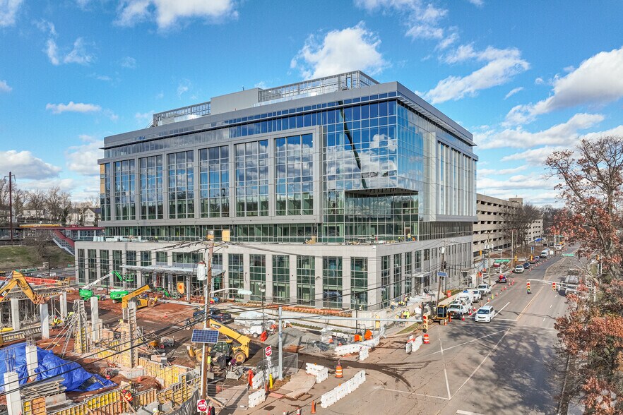 More Photos Of 100 Middlesex Tpke, Iselin Hospital For Lease