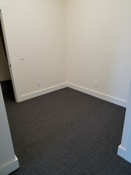 More Photos Of 29 E Market St, Corning Office Residential For Lease