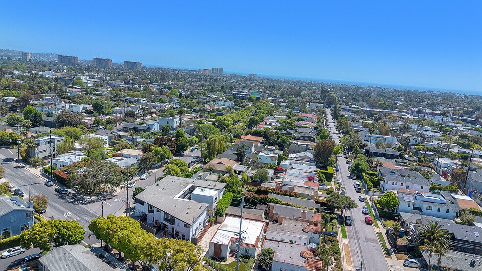 More Photos Of 2001 Penmar Ave, Venice Apartments For Sale
