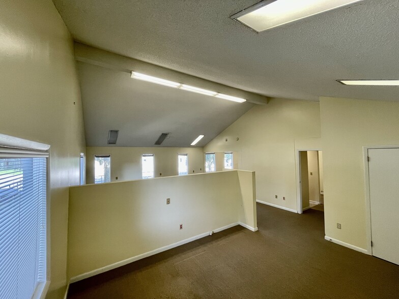 More Photos Of 1851 University Blvd S, Jacksonville Office For Lease