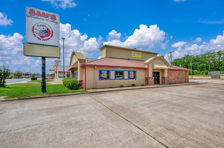Primary Photo Of 214 S Timberland Dr, Lufkin Fast Food For Sale