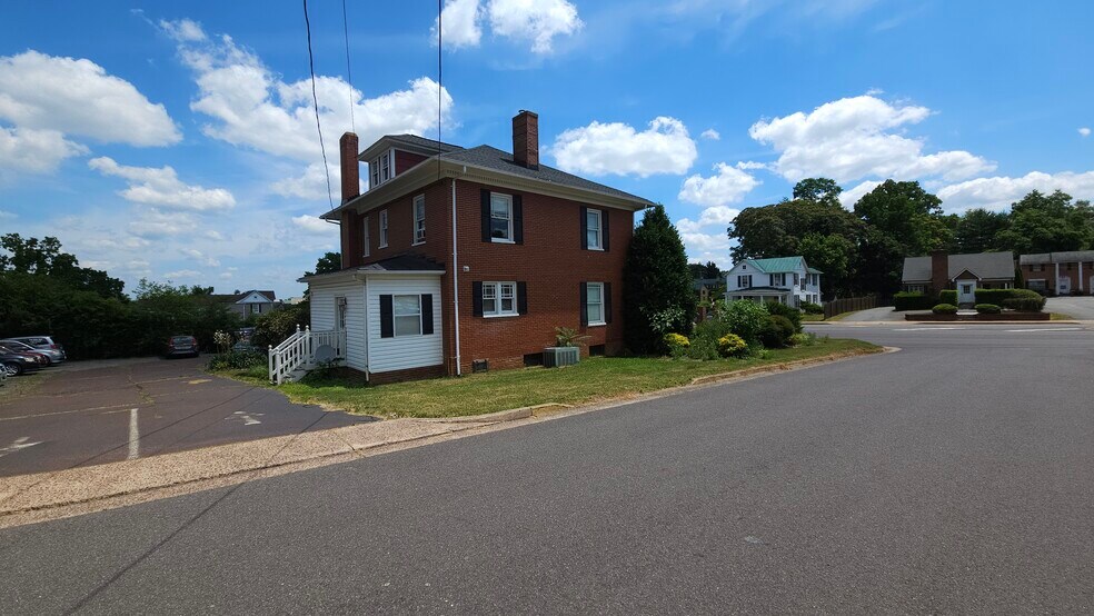 More Photos Of 810 S Main St, Culpeper Storefront Retail Office For Sale