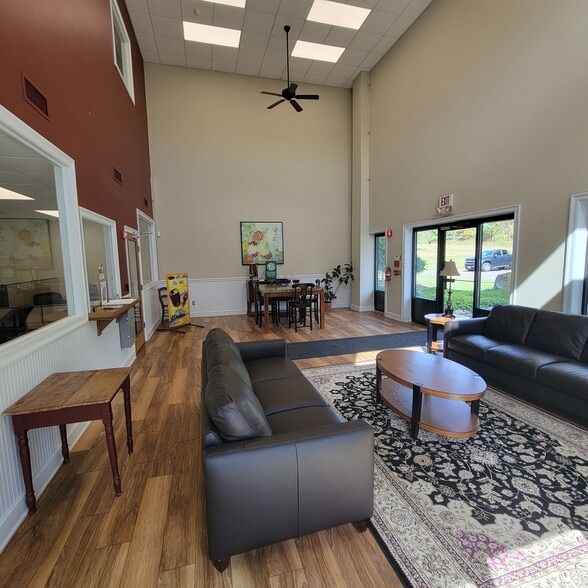 More Photos Of 47 Steves Ln, Gardiner Refrigeration Cold Storage For Sale