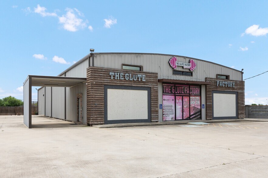 More Photos Of 8517 State Highway 107, Mission Storefront For Sale